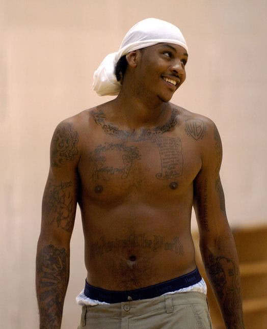 🦅官方：水晶宫将身穿我们的2025／26赛季红蓝配色主场球衣（🦅官宣：水晶宫将身披我们2025／26赛季红蓝主场战袍）